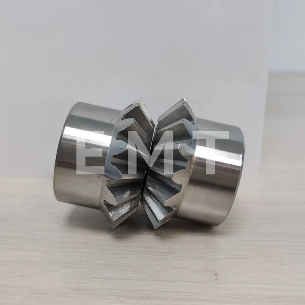 Коническая пара прямозубая (B) C28B221, передат. число=1:1, M=2, Z=22/22, EMT | ЕМТ