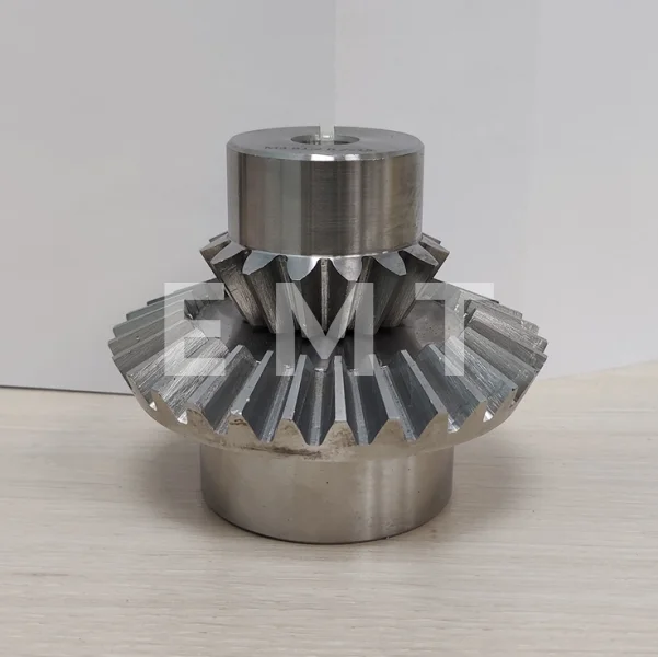 Коническая пара прямозубая (B) C31B450, передат. число=1:3, M=4, Z=15/45, EMT | ЕМТ